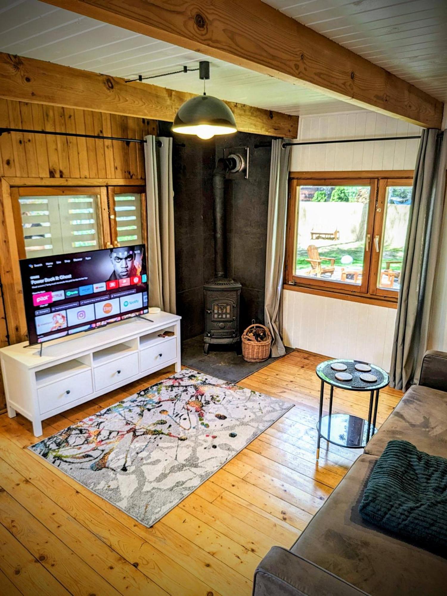 Szumiaca Sosna - Jacuzzi, Ognisko, Sauna, Bbq Holiday home *